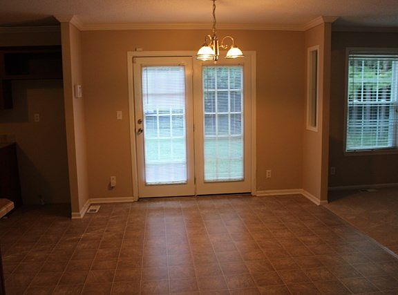 3rd image of 147 Arbor Dr