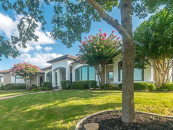 3rd image of 503 Golden Bear Dr