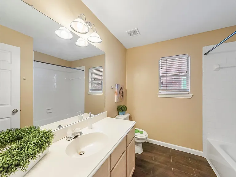 5219 Bay Pines Dr — Photo 18