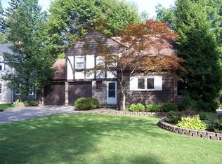 132 Willowbend Rd, Rochester, NY 14618