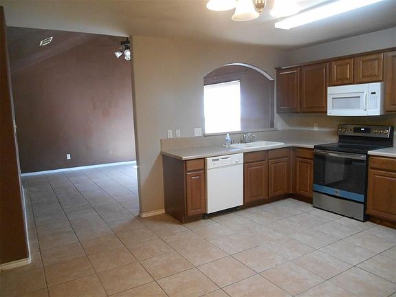 5th image of 3127 Lauren Oaks Ln