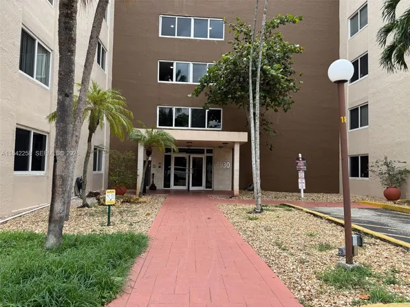 6930 Miami Gardens Dr APT 1-217A, Hialeah, FL 33015