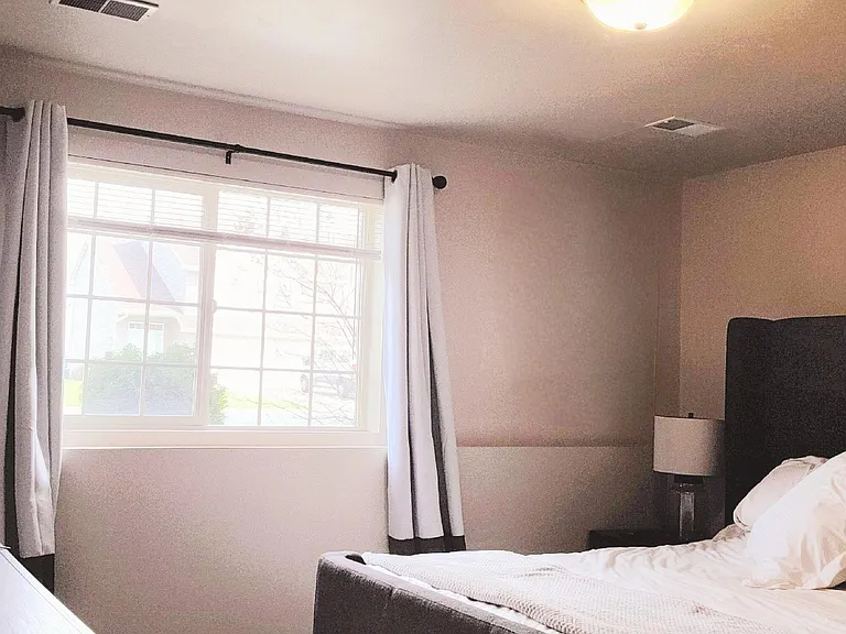 146 E River Dr — Photo 13