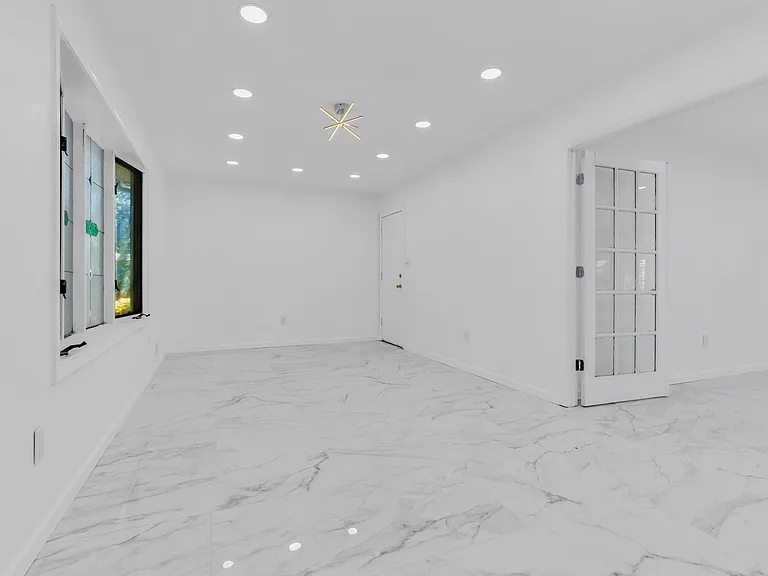 2556 Woodland Rd — Photo 8