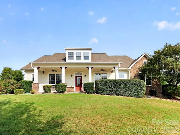 10605 Coronet Ct, Harrisburg, NC 28075