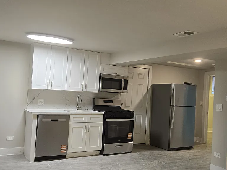 6418 N Campbell Ave #G — Photo 3