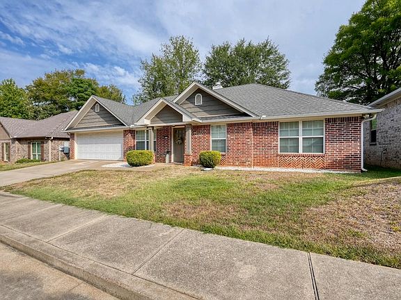 5th image of 905 Tristan Ln