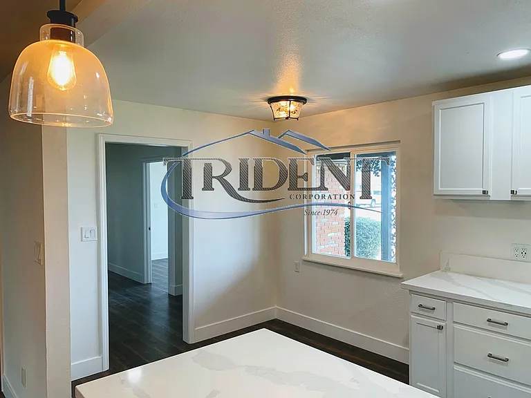 685 N Barrett Rd — Photo 8