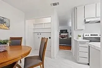 9125 Newhall Dr #28 — Photo 4
