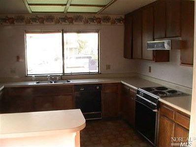 5th image of 411 Sherry Dr