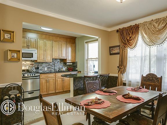 5th image of 17 Edwards St APT 2D