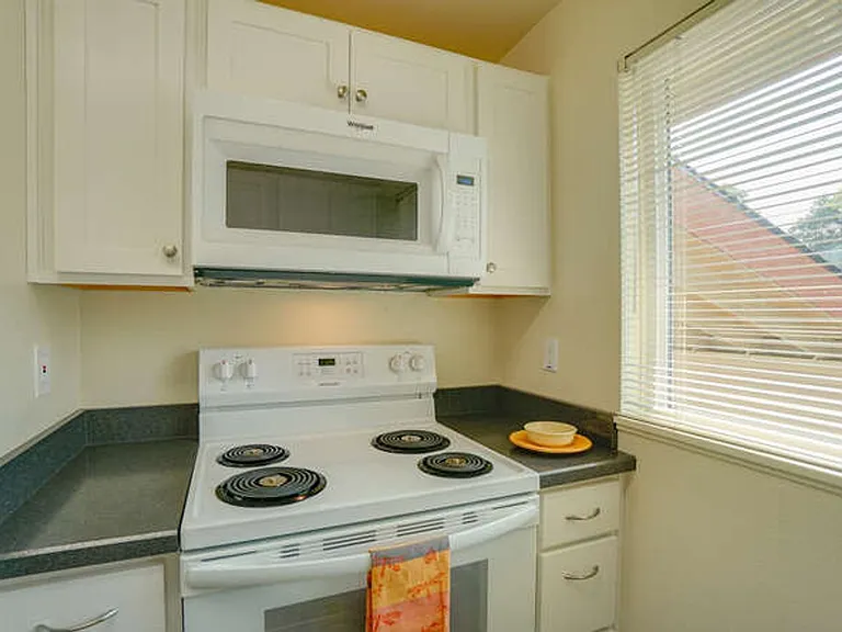 Sussex Village Apartments — Photo 7