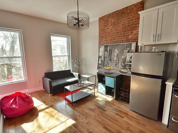 3rd image of 1076 Dean St APT 4