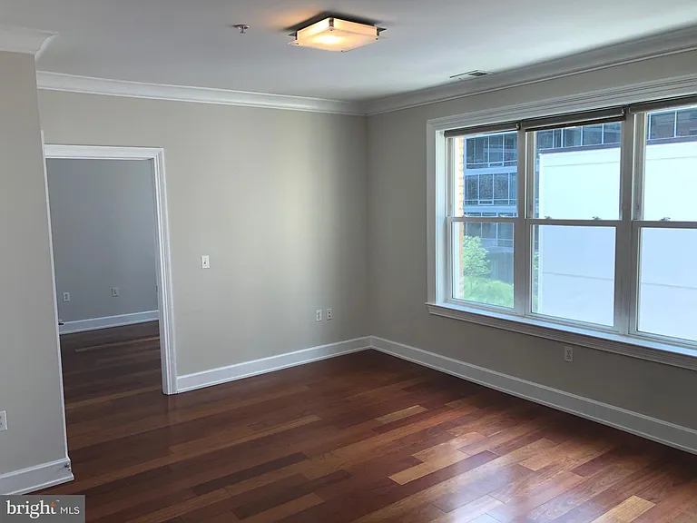 1121 24th St NW #307 — Photo 5
