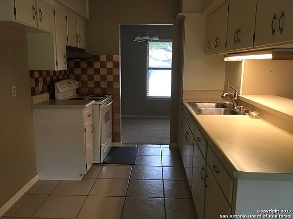 5th image of 106 Hillcrest Dr