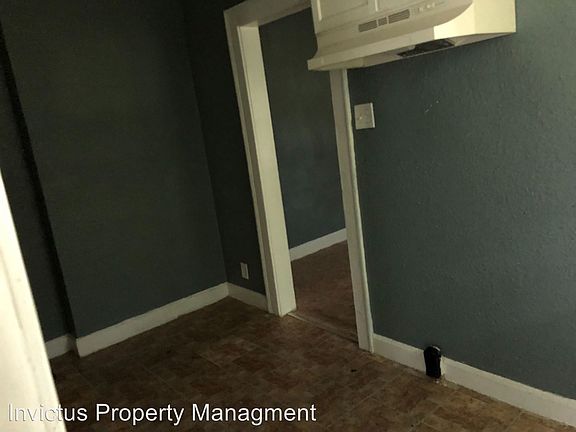 2nd image of 2871 N Dearborn St