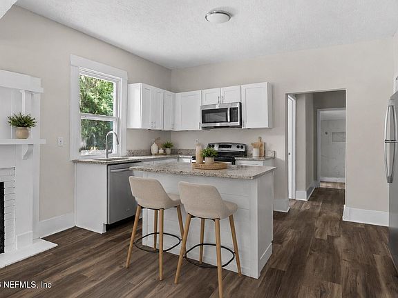 5th image of 4003 WALNUT Street