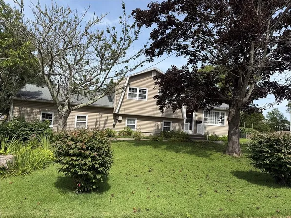 39 Riverdale Rd, Westerly, RI 02891