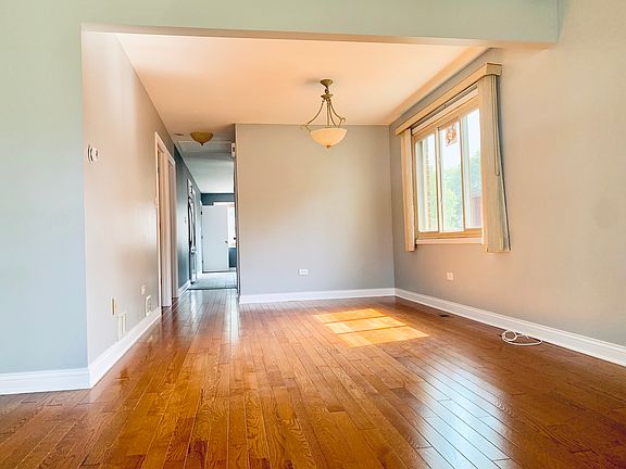 5th image of 10153 S Tripp Ave