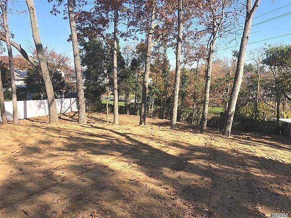 3rd image of 3 Pickwick Dr