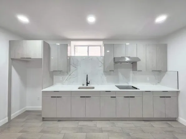(undisclosed Address), Staten Island, NY 10304