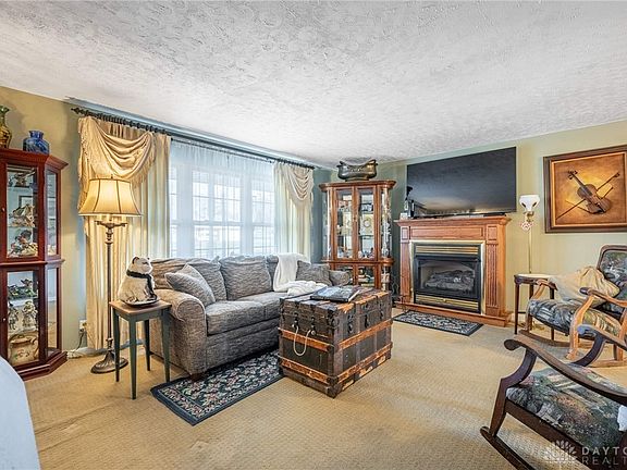 2nd image of 4201 Green Springs Dr