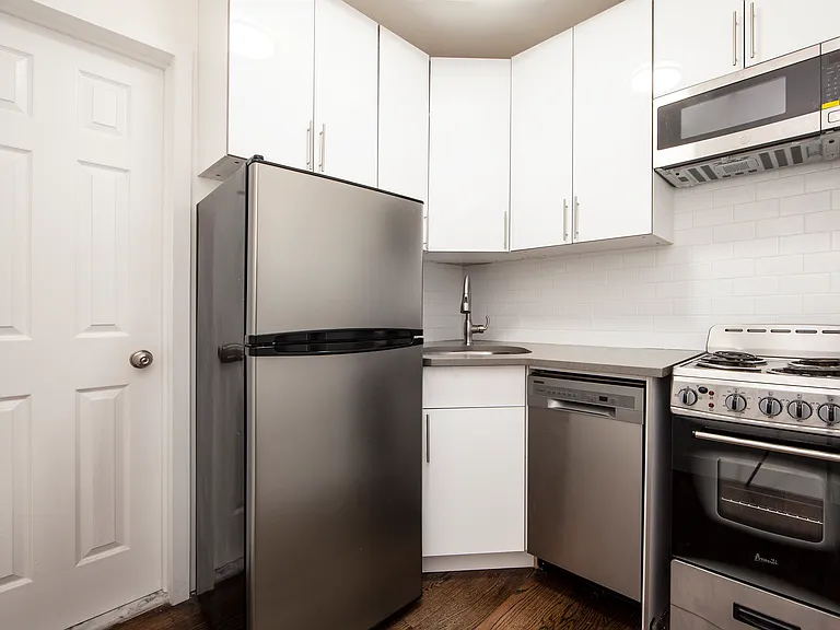 13 Essex St #9 — Photo 3