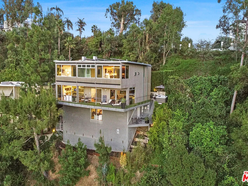 9416 Beverly Crest Dr