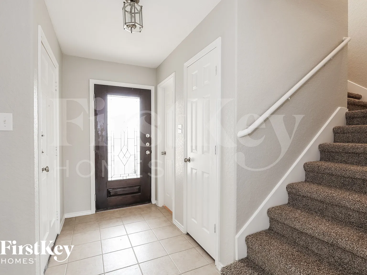 4 bed, 2.5 bath, 2042 sqft, $1,700 — Photo 2