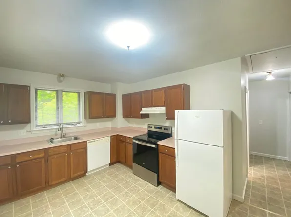 95 Old County Rd N, Francestown, NH 03043