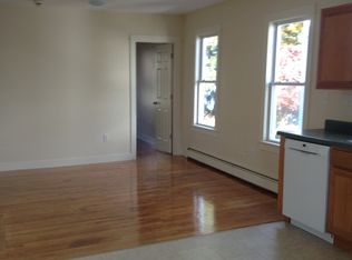 34 Waterbury St APT 2L, Saratoga Springs, NY 12866