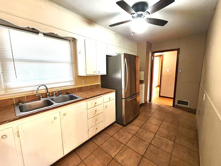 3612 SW Kerry Ave — Photo 6