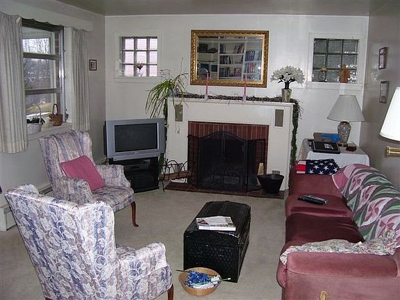 Main apartment livingroom with fireplace