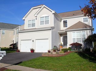18 Turnberry Dr, Manalapan, NJ 07726