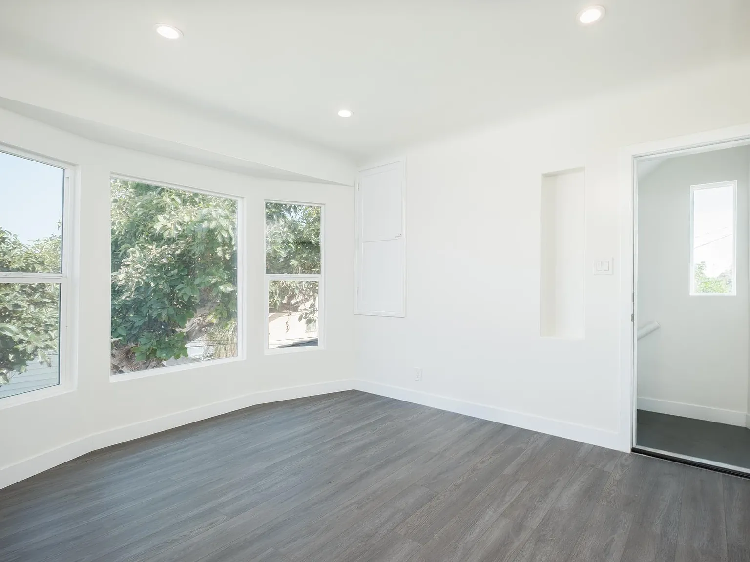 3941 Arlington Ave — Photo 3