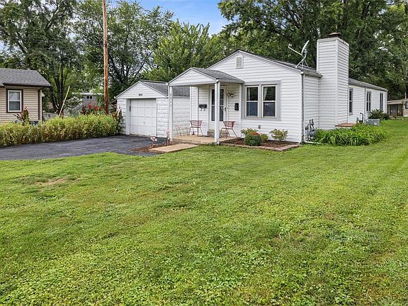 3rd image of 2311 Hood Ave