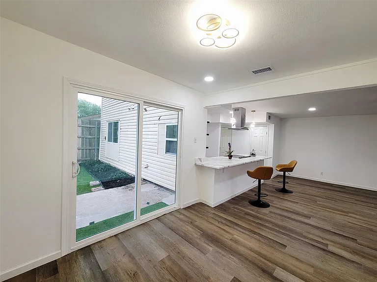 726 Arrowhead Cir — Photo 6