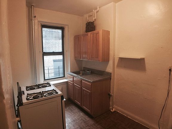 4th image of 1275 Lafayette Ave APT 5D