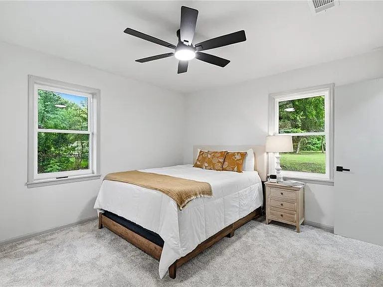 1079 Fairview Rd NW — Photo 12