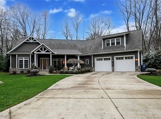 577 Shady Ledge Dr, Akron, OH 44313