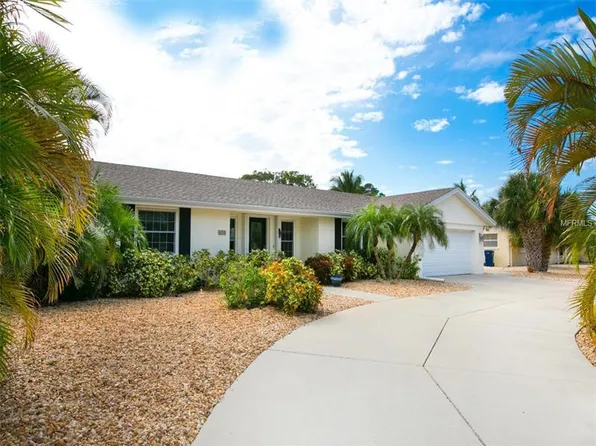 610 Emerald Ln, Holmes Beach, FL 34217