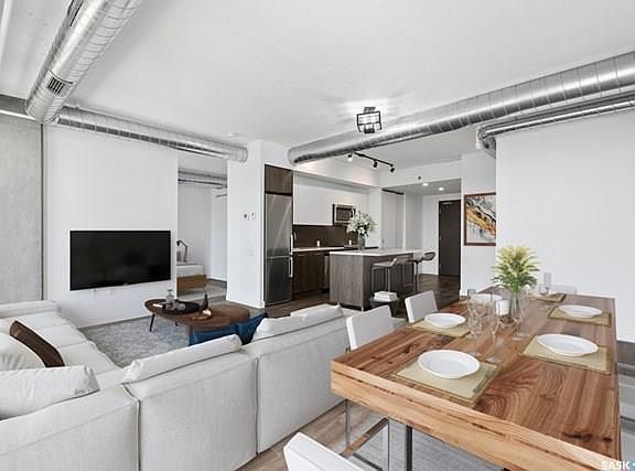 5th image of UNIT 1104-490 2nd AVENUE S