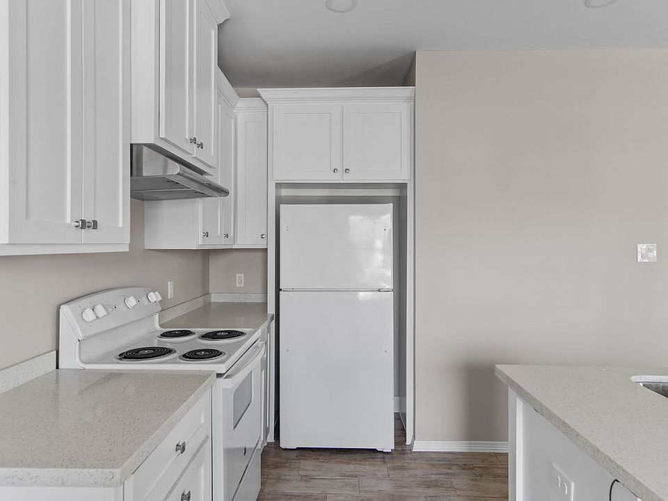 1st image of 2428 N Valley Cir