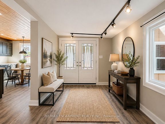 4th image of 3233 Derry Rd E #19