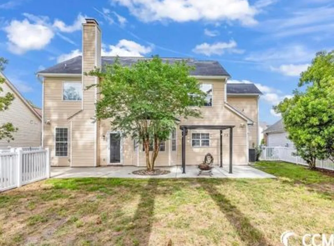 4 bed, 2523 sqft, $900 — Photo 2