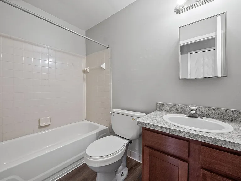 Glenwood Apartments — Photo 24