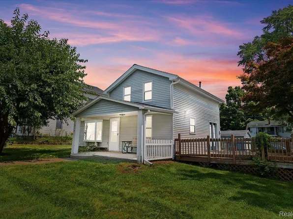 315 S Main St, Almont, MI 48003