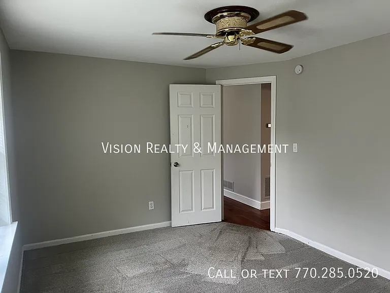 1012 Sapphire St — Photo 5
