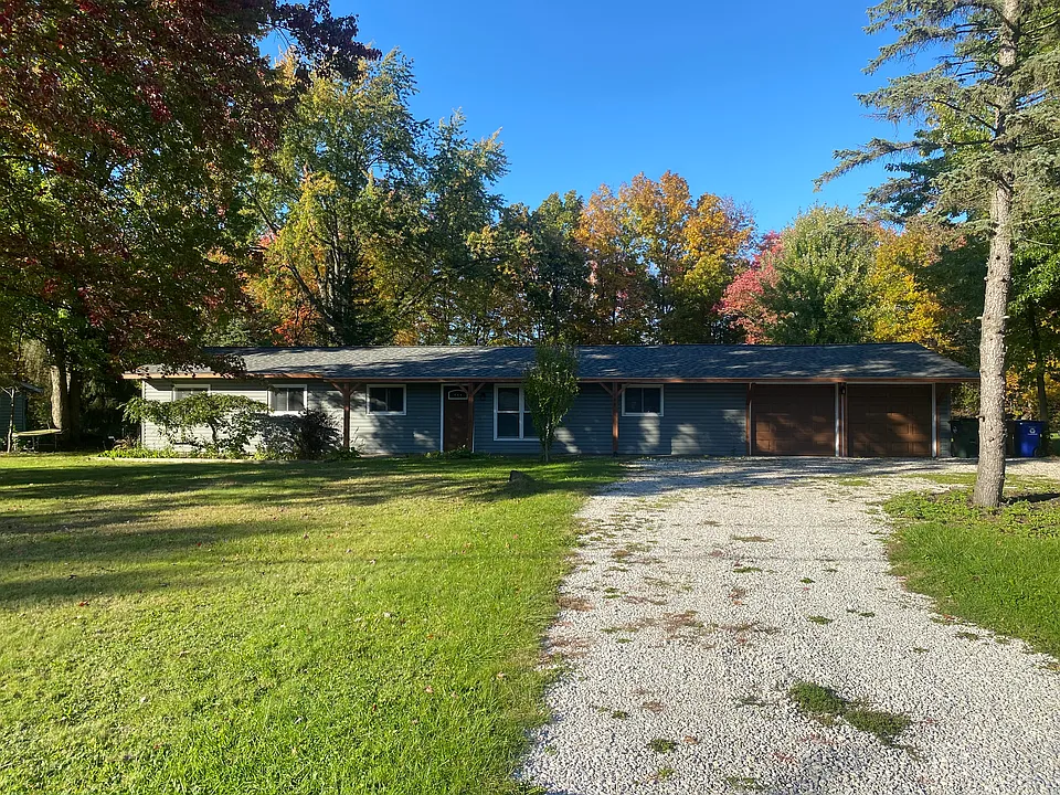 544 Robinhood Dr