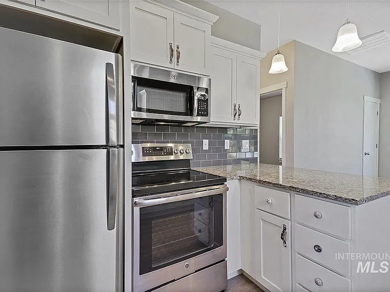 4335 Adams St — Photo 12